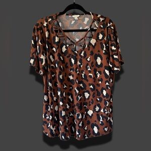 Leopard Print Strappy V-Neck Top – Short Sleeve, Soft Stretchy Knit